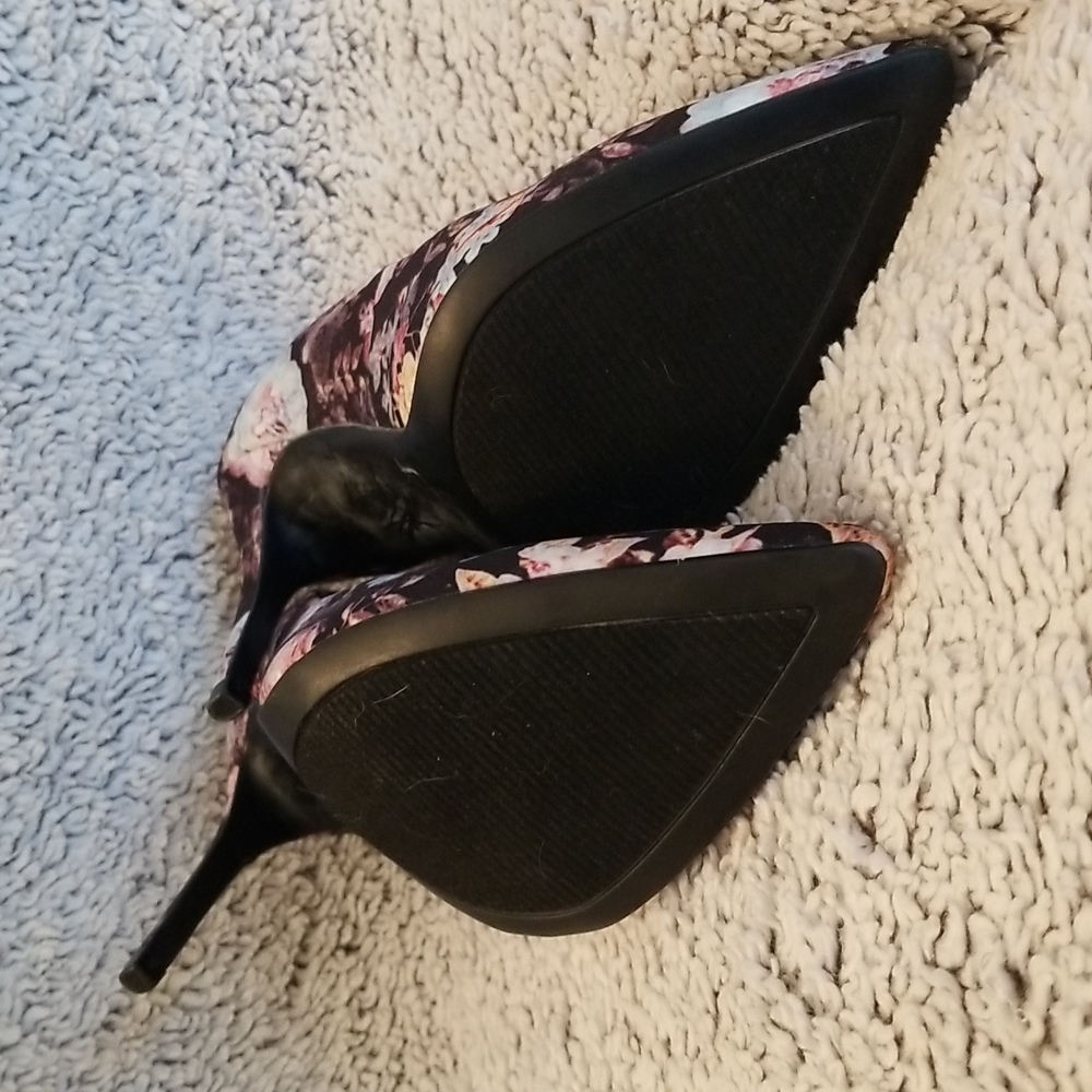 Rampage Floral Pattern 3.5" Stiletto High Heel Shoe - Picture 6 of 8